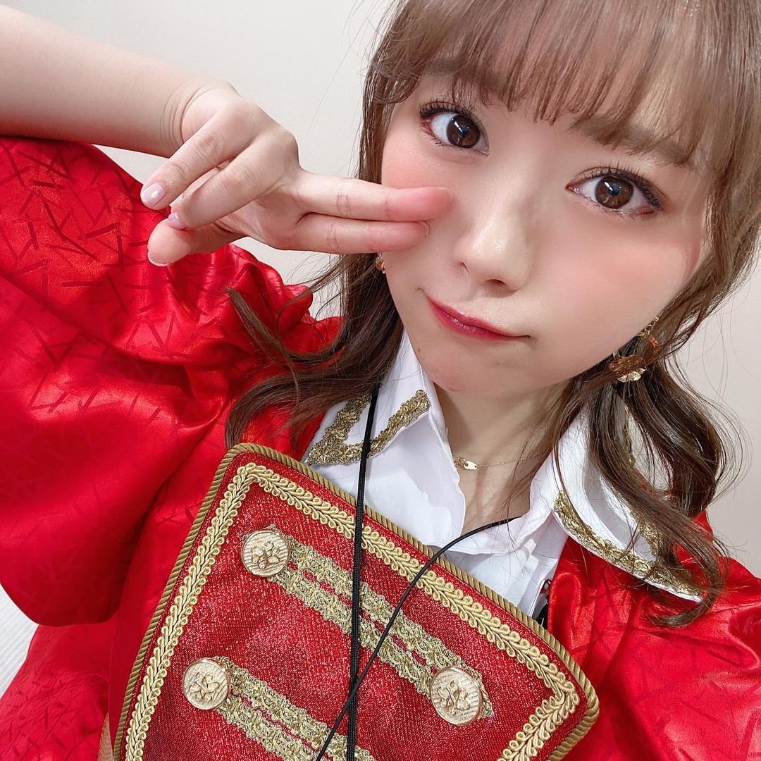 果岭惊见「甜萌高球妹」裙摆摇摇露蜜大腿开心对镜头比YA甜到让人快蛀牙