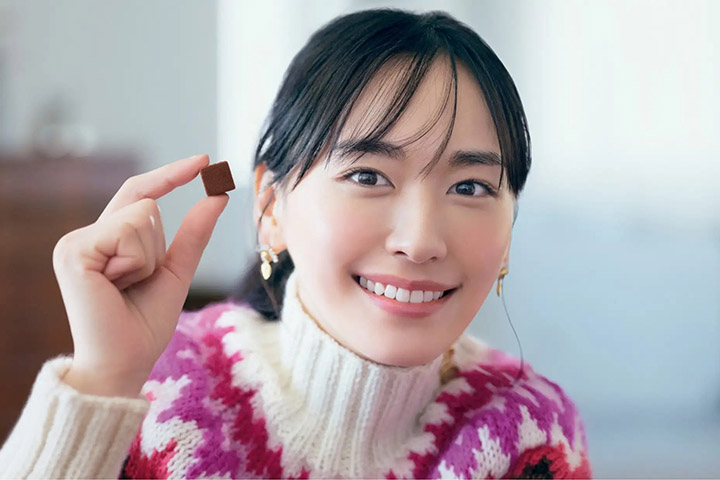 新垣结衣连续11年代言「Melty Kiss」今年初见共演者雪中对望 - itotii